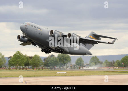 USAF Boeing C-17 Globemaster III Militärische Transportflugzeuge, die Stockfoto