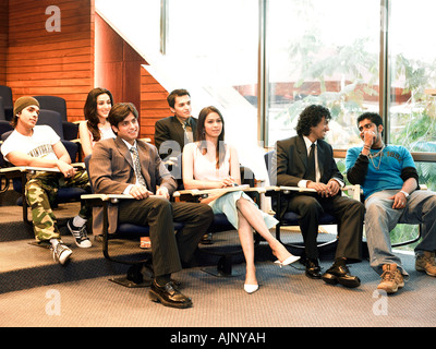 Eine Gruppe junger Fachkräfte, die Teilnahme an einem seminar Stockfoto