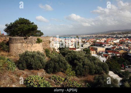 Blick über die kretische Stadt Rethymnon von der Fortezza Burg Stockfoto