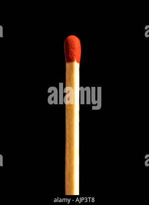 UNBELEUCHTETE FEUER SPIEL AUF SCHWARZEM HINTERGRUND Stockfoto