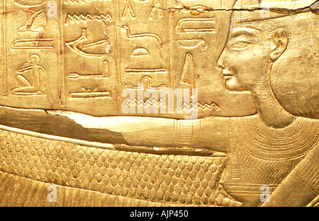 Detail der vergoldeten Sarkophag des Tutanchamun kunstvoll geschnitzt entdeckt im Jahre 1922 durch Howard Carter ägyptischen Museum Kairo Ägypten Stockfoto