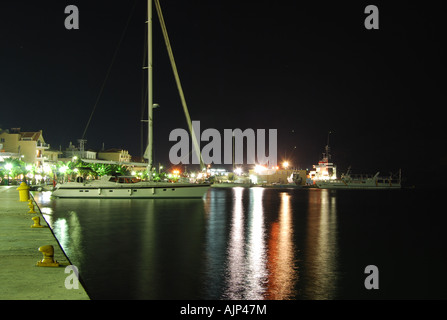 Argostoli, Kefalonia in der Nacht Stockfoto