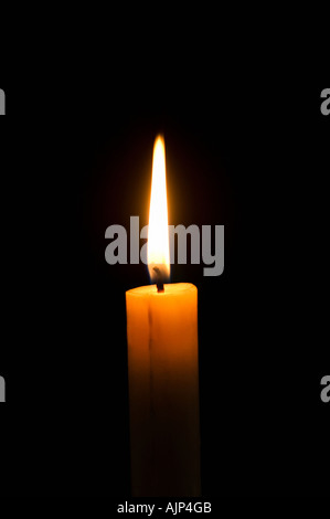 KERZE IN EIN ROMANTISCHES ABENDESSEN AUF WEIHNACHTSZEIT Stockfoto