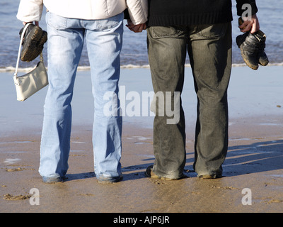 Die Rückseite der zwei Beinpaare am Strand Stockfoto