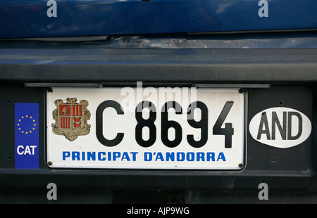 Nummernschild an einem Auto aus Andorra Stockfoto