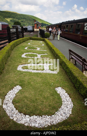 Ankunft am Carrog Bahnhof auf der Llangollen Railway Denbighshire North Wales Stockfoto