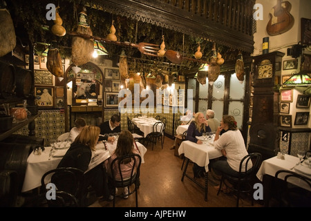 Barcelona Los Caracoles traditionelles Restaurant im historischen Zentrum Stockfoto