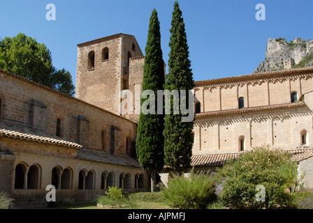 Kreuzgang St. Guilhem le Desert Abtei Herault Languedoc Frankreich Stockfoto