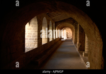 Kreuzgang St. Guilhem le Desert Abtei Herault Languedoc Frankreich Stockfoto