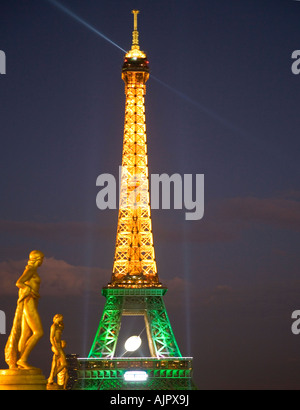 Eiffel-Turm aus dem Trocadero während der Rugby-WM 2007 Stockfoto