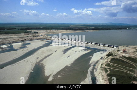 Gabcikovo Hydro electric Dam leitet Wasser aus der Donau töteten Tausende von Fischen slowakisch-ungarischen Grenze Stockfoto