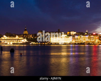 Der urbanen Insel von Södermalm, als angesehen von Skeppsholmen im Zentrum von Stockholm. Stockfoto