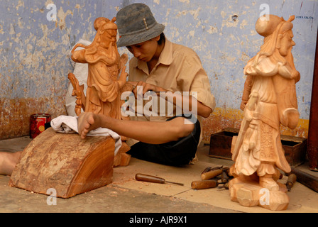 Bildhauer in der antiken Altstadt von Hoi an Vietnam Stockfoto