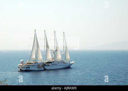 Bodrum in der Türkei, Wind Star Cruise Ship Segeln im Mittelmeer, von Bodrum Burg gesehen Stockfoto