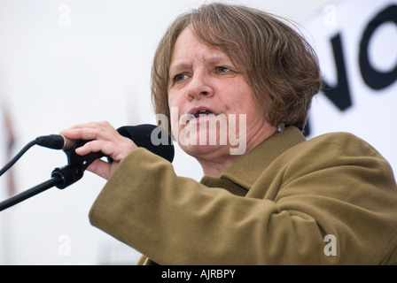 Lindsey Deutsch, Convenor, stoppen die Krieg-Koalition, spricht am Trafalgar Square Rallye zu Hause Truppen aus dem Irak zu bringen Stockfoto