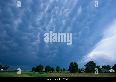 Gewitter mit Mammatus Wolke Formationen Midwest USA Stockfoto