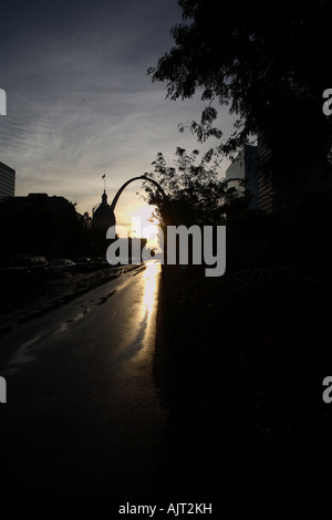 Der Gateway Arch, St. Louis, MO, USA. allgemein bezeichnet als "Das Tor zum Westen" ist das Herzstück der Gateway Arch Nationalpark Stockfoto