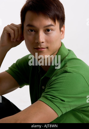 Porträt eines jungen Mannes ernst Stockfoto