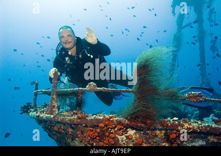 Scuba Diver ohne Maske am Wrack Jabeda Mauritius Stockfoto