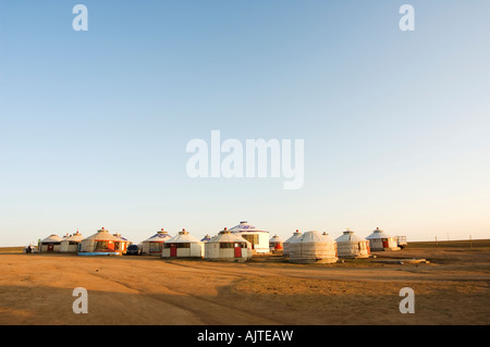 Sonnenaufgang auf einer Jurte Nomadenzelten auf die Xilamuren wiesen innere Mongolei Provinz, China Stockfoto