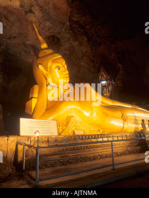 Liegender Buddha Tham Suwan Kuha Höhle Tempel Phangnga Thailand Stockfoto
