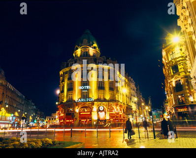 Lille Frankreich Place Du General De Gaulle im Night Hotel Carlton Stockfoto