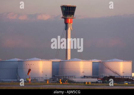 Neue Luft Verkehr Kontrollturm am Heathrow Airport London UK Stockfoto