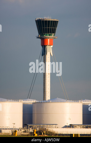 Neue Luft Verkehr Kontrollturm am Heathrow Airport London UK Stockfoto