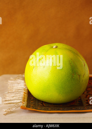 Ganze Pomelo Stockfoto