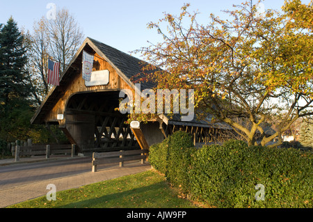 Zehnders Holz Brücke überdachte Brücke in Frankenmuth, Michigan USA Stockfoto