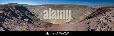 Rainbow Canyon im Death Valley Nationalpark vom Vater Crowley Vista Point Kalifornien USA Stockfoto