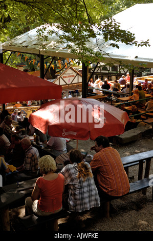 Welten ältesten Bierfest, Deutschland, Bergkirchweih Erlangen; als Gast Steinbach Keller. Stockfoto