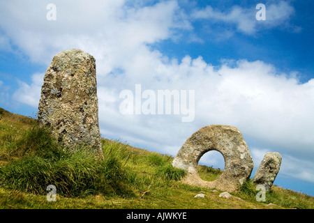 Männer Steinen ein Tol Männer ein Tol megalithischen steht in der Nähe von Madron und St Ives West Penwith Cornwall England UK United Kingdom Stockfoto