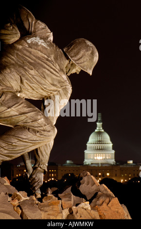 Iwo Jima / Marine Corps War Memorial, Arlington Virginia, USA, mit dem US Capitol im Hintergrund Stockfoto