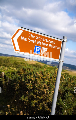 Stiperstones National Nature Reserve Schild zum Parkplatz am Sommertag mit blauem Himmel und Sonnenschein Shropshire Stockfoto