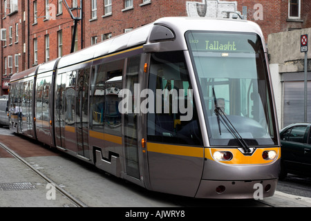 Dublin-Luas-Straßenbahn Stockfoto