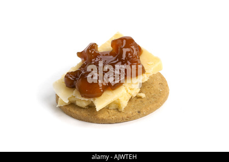 Oatcake mit Lancashire Käse und Apfel-Chutney Stockfoto