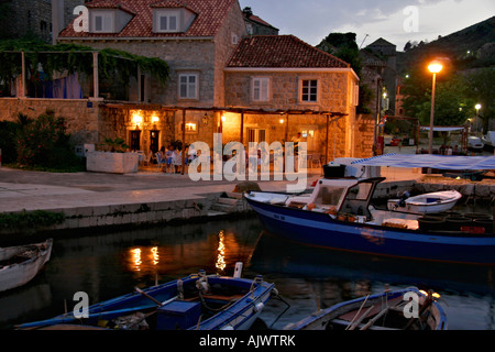 HRV Fernsehreihe Dubrovnik 27 05 2007 werden Im Hafen von Sudurat Kroatien 27 05 2007 Abend Ambiente im Hafen Sudurat Stockfoto