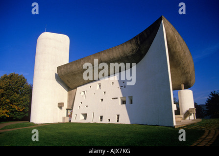 Chapelle de Notre Dame du Haut von le Corbusier in der Nähe von Dorf aufgekl Region der haute Saone Frankreich Stockfoto