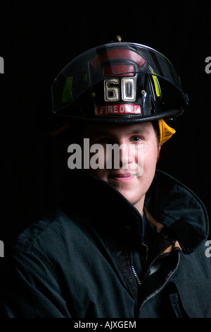 Young-Fire-Fighter-Porträt Stockfoto