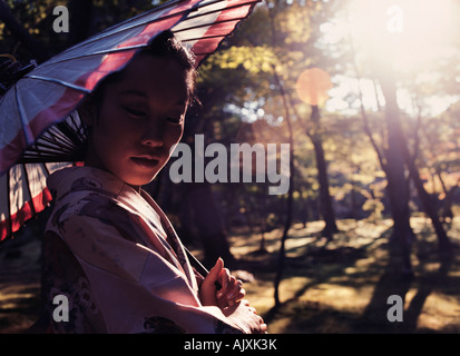 Reisen, Japan, Lifestyle, Frau mit Sonnenschirm, Porträt, Stockfoto