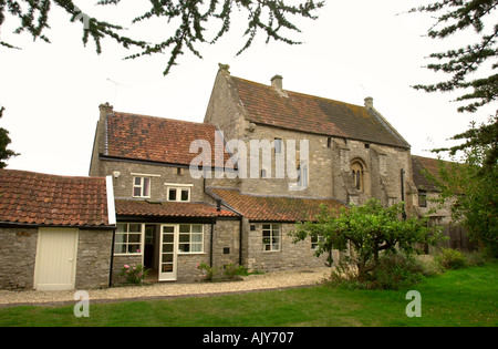 SALTFORD MANOR IN DER NÄHE VON BATH UK, DIE DAS LEBEN ÄLTESTE BEWOHNTE LANDHAUS IN ENGLAND WETTBEWERB AUG 2003 GEWONNEN HAT Stockfoto