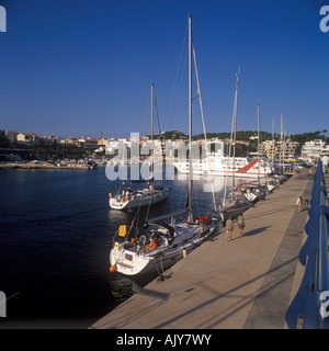 Szene im Hafen von Cala Rajada Ratjada, North East Mallorca Balearen Spanien Stockfoto