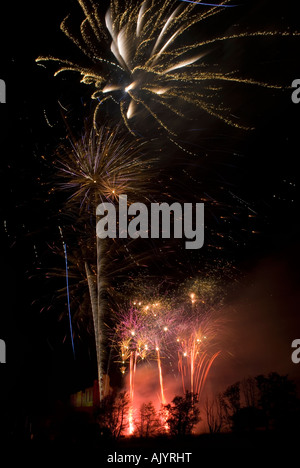 Feuerwerk in Kenilworth Castle November 5. Guy Fawkes feiern Stockfoto