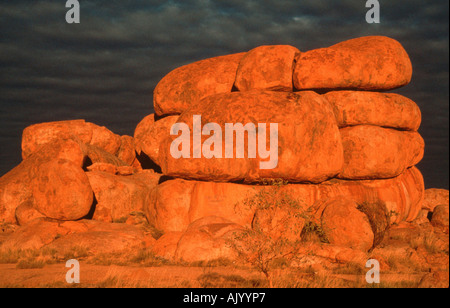Devils Marbles / Stein Bildung Stockfoto