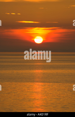 Sonnenuntergang "Feuerball" Stockfoto