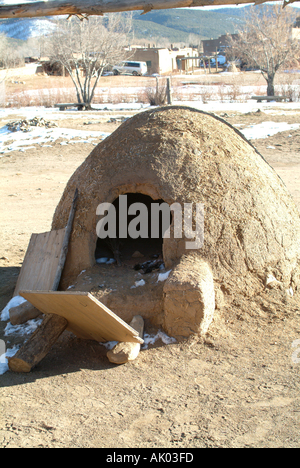 Hornos Ofen zum Backen in Taos Pueblo New Mexico USA Amerika USA verwendet Stockfoto