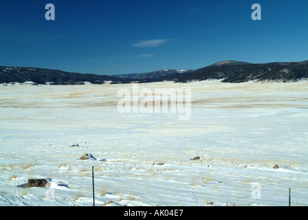 Valle Grande mit Schnee bedeckt in der Nähe von Jemez New Mexico USA Amerika USA Stockfoto