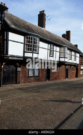 Historisches Haus am Exeter Kathedrale Hof, Exeter, UK Stockfoto