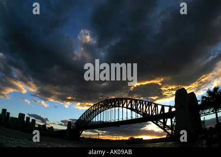 Sonnenuntergang über der Sydney Harbour Bridge Stockfoto